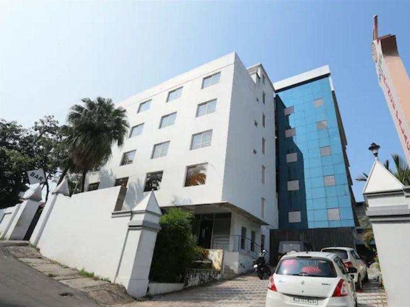 Super Townhouse Prince Palace Thiruvananthapuram Exterior photo