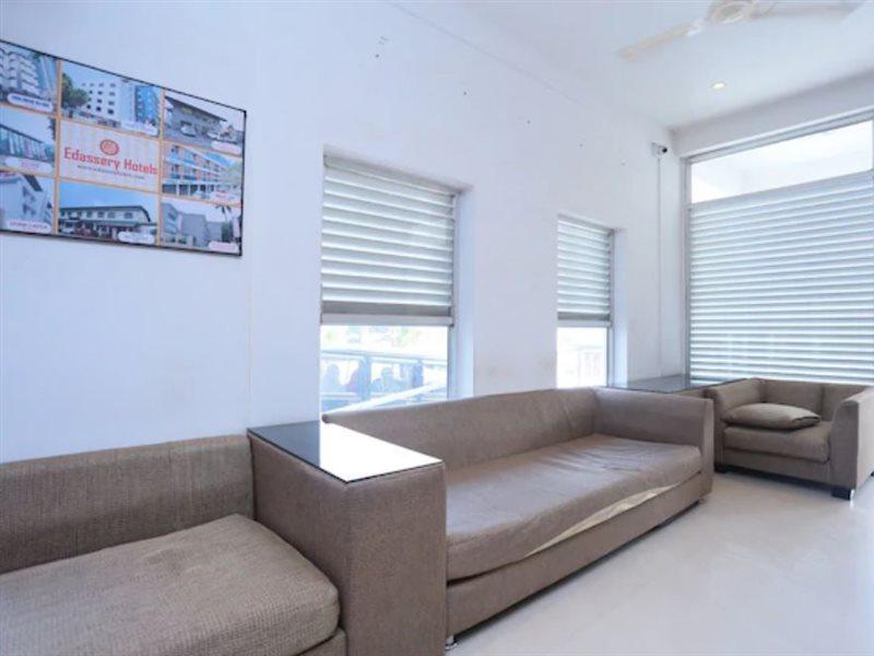 Super Townhouse Prince Palace Thiruvananthapuram Exterior photo