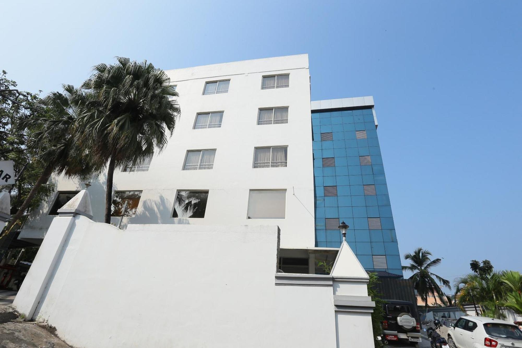 Super Townhouse Prince Palace Thiruvananthapuram Exterior photo
