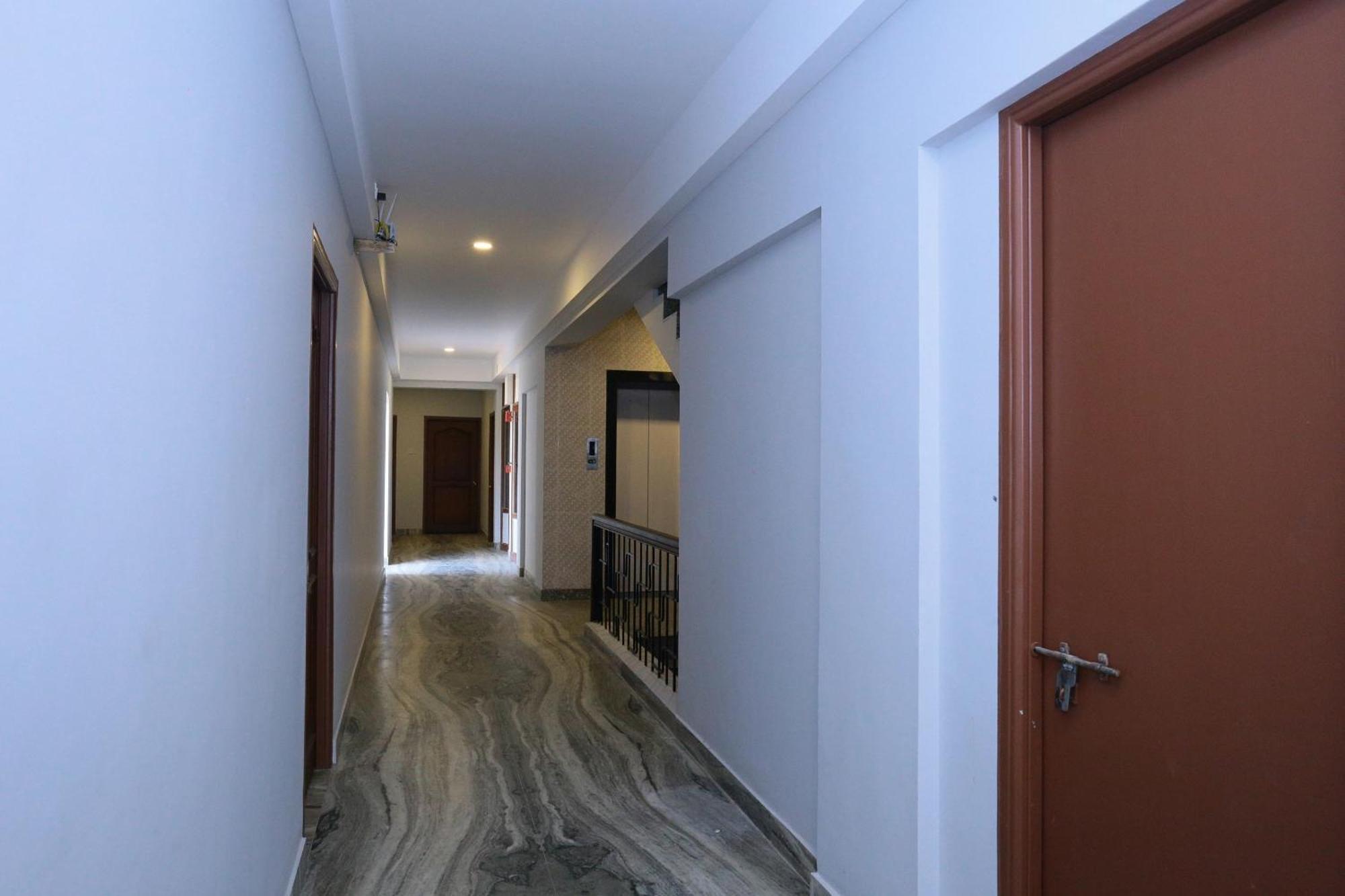 Super Townhouse Prince Palace Thiruvananthapuram Exterior photo